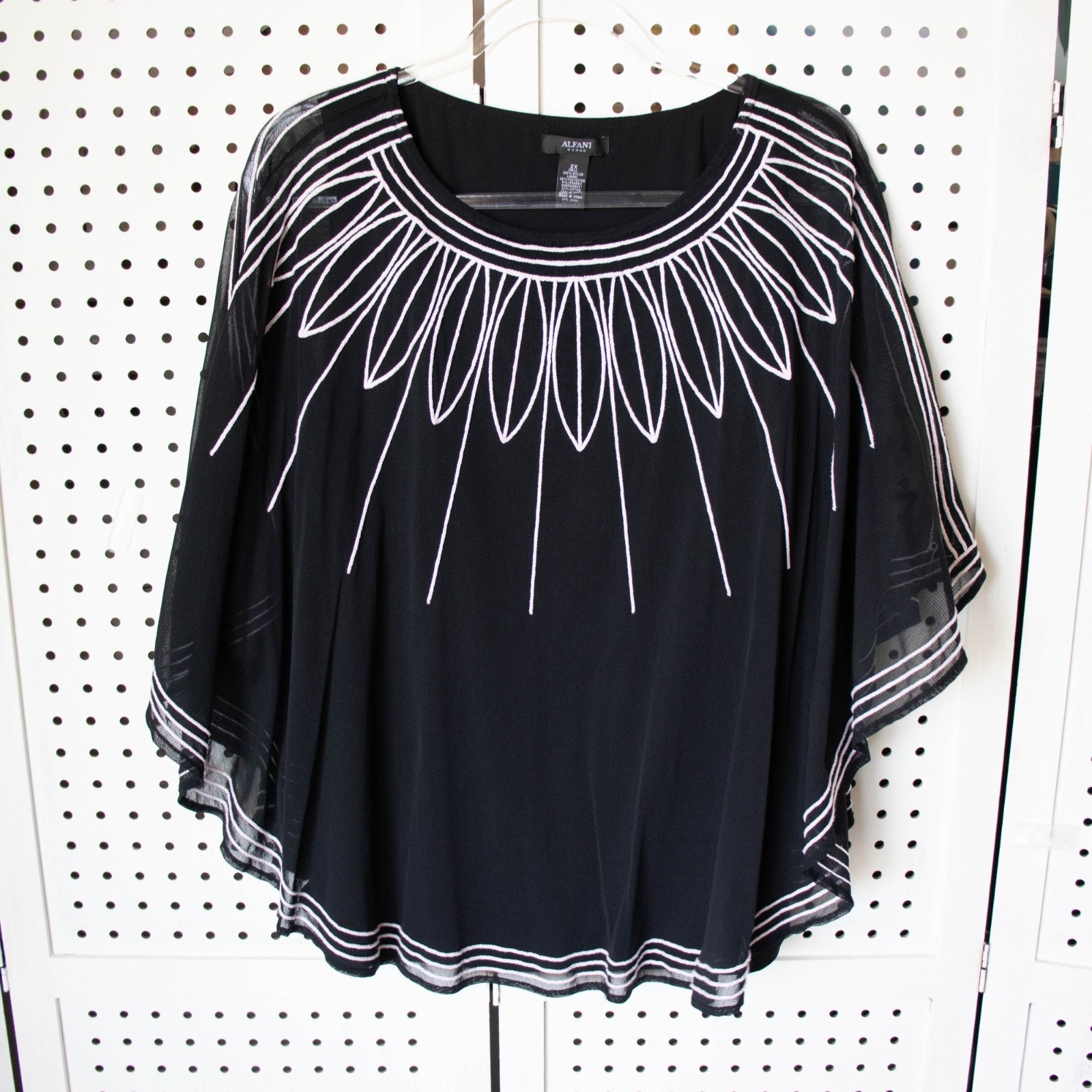 Alfani Womens Size 2x Black Embroidered Overlay Poncho Style Blouse Top